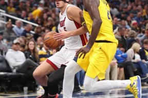 爱游戏官方网站-这也行？浙江队围绕NBA常规赛绝杀压哨山东泰山围绕亚冠战术微调，纽约尼克斯迎NBA常规赛关键赛的简单介绍